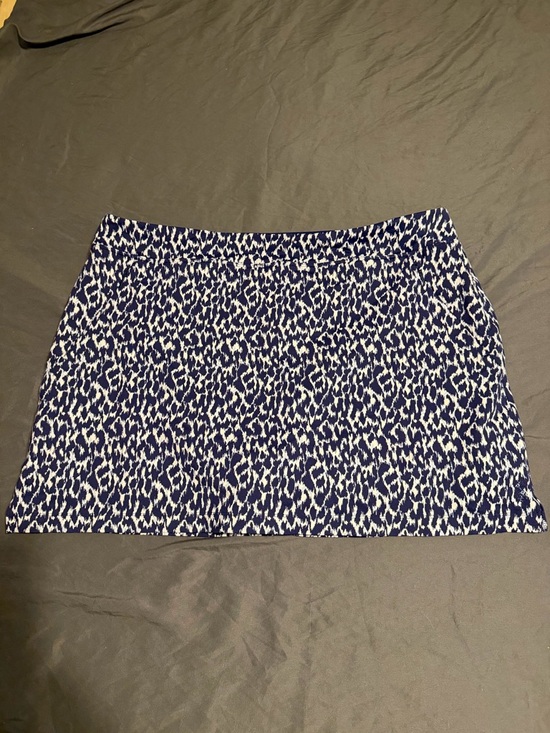 Tommy Bahama Dresses & Skirts - Tommy Bahama Navy and White Printed Mini Skirt